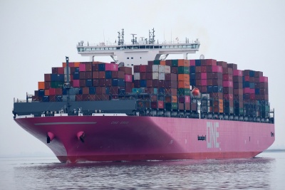 Kontajnerová loď na prepravu tovaru z Ázie
