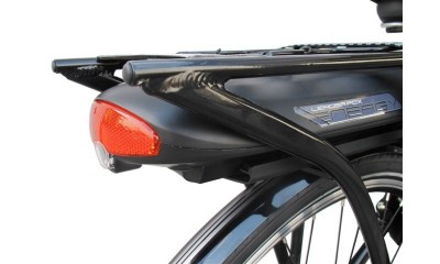 Batéria zabudovaná v nosiči bicykla.