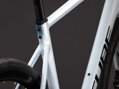 Bicykel Cube Attain Race glacier 2027