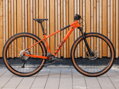 Bicykel Cube Attention fireorange-black 2024
