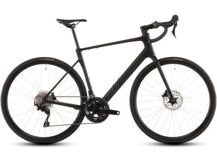 Bicykel Cube Attain C:62 Race blackline 2026